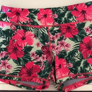 IAB MFG shorts size L.